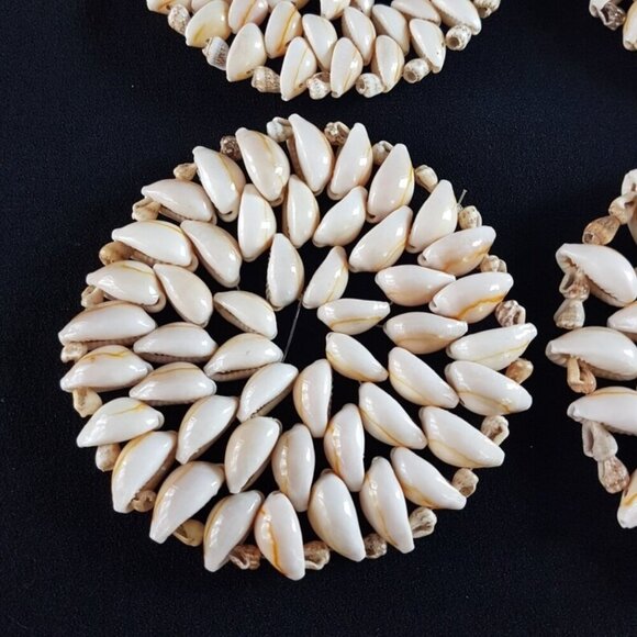 4pcCowrie Seashell Coasters Set Beach House Tropical - Picture 6 of 9